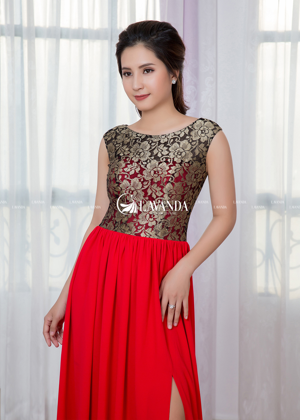 BOAT NECKLINE CHIFFON BRIDESMAID DRESS WITH LACE BODICE