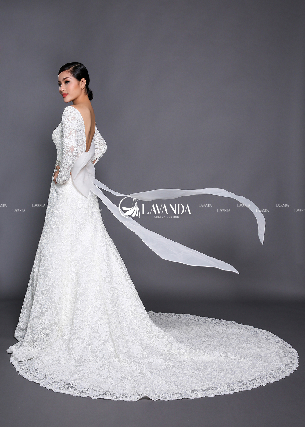 V-Neck Long Sleeve Lace Wedding Dress