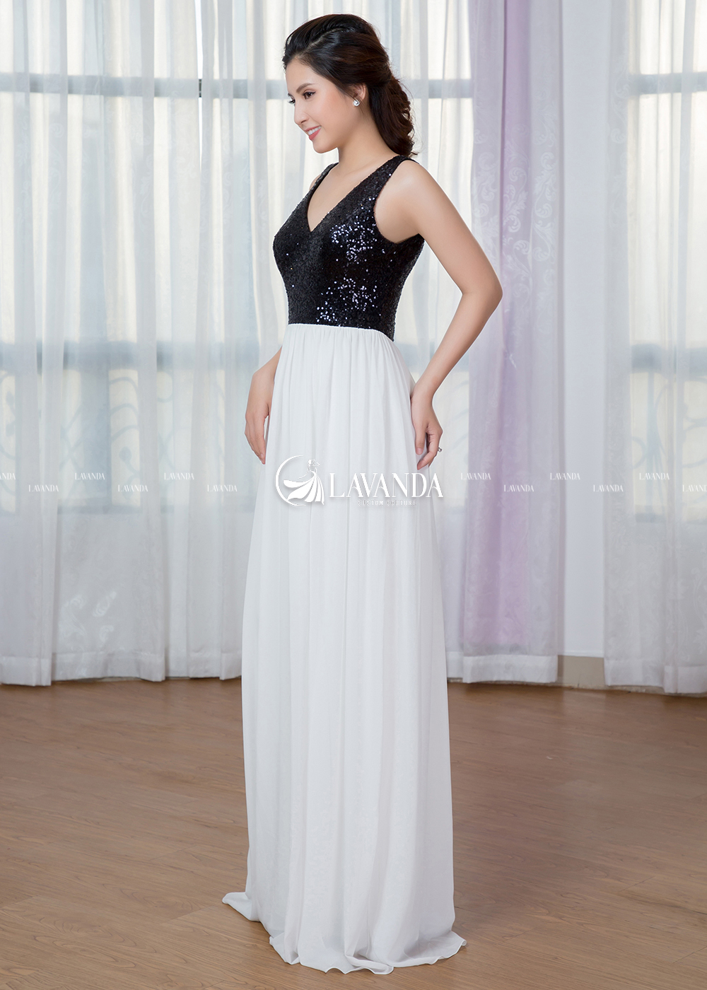 V-NECK DRESS WITH BLACK SEQUIN BODICE