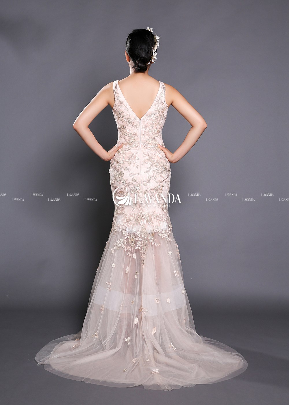 V-Neck Mermaid Lace Wedding Dress