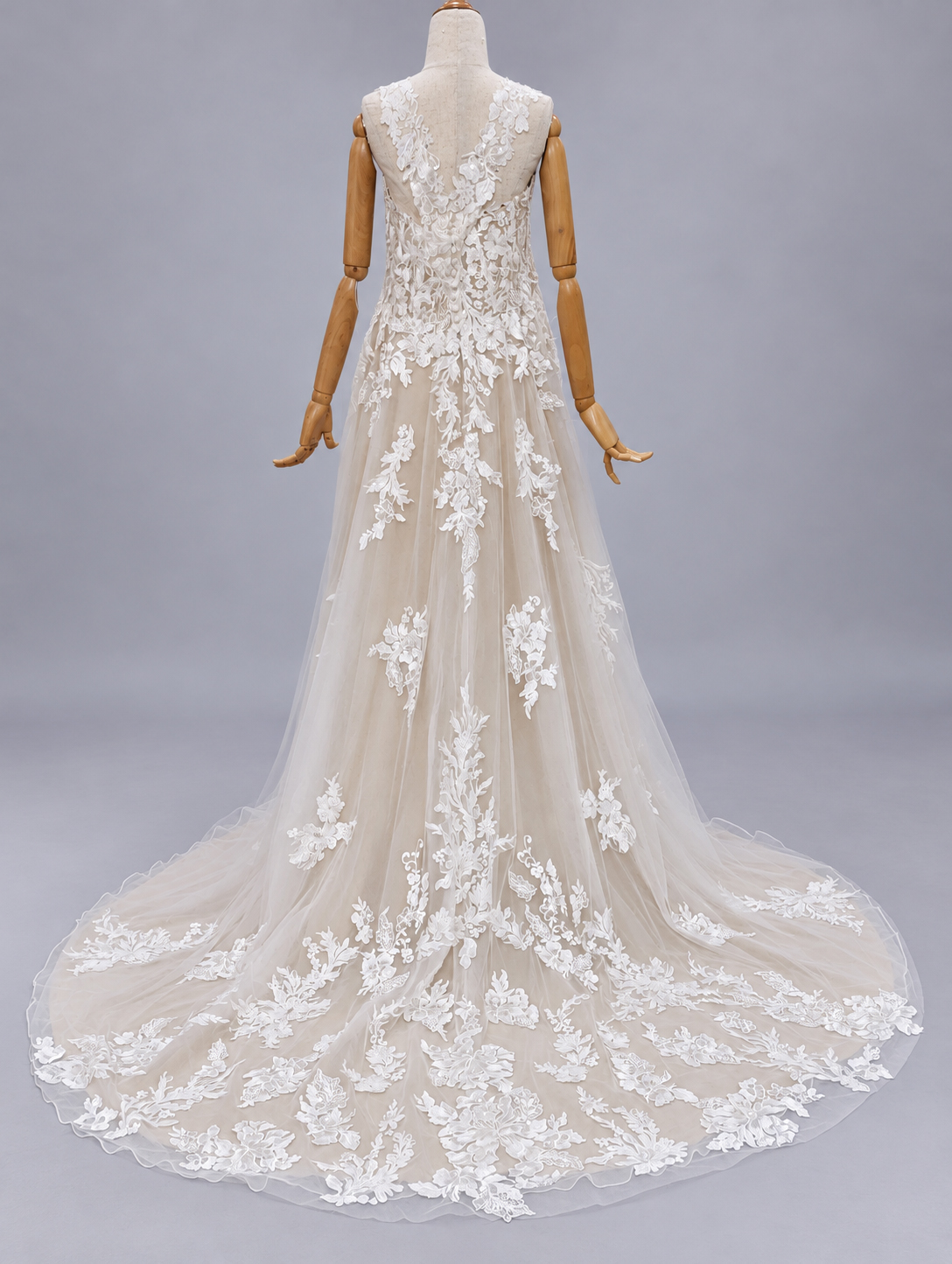 Sweetheart Neckline Beading Lace Wedding Dress