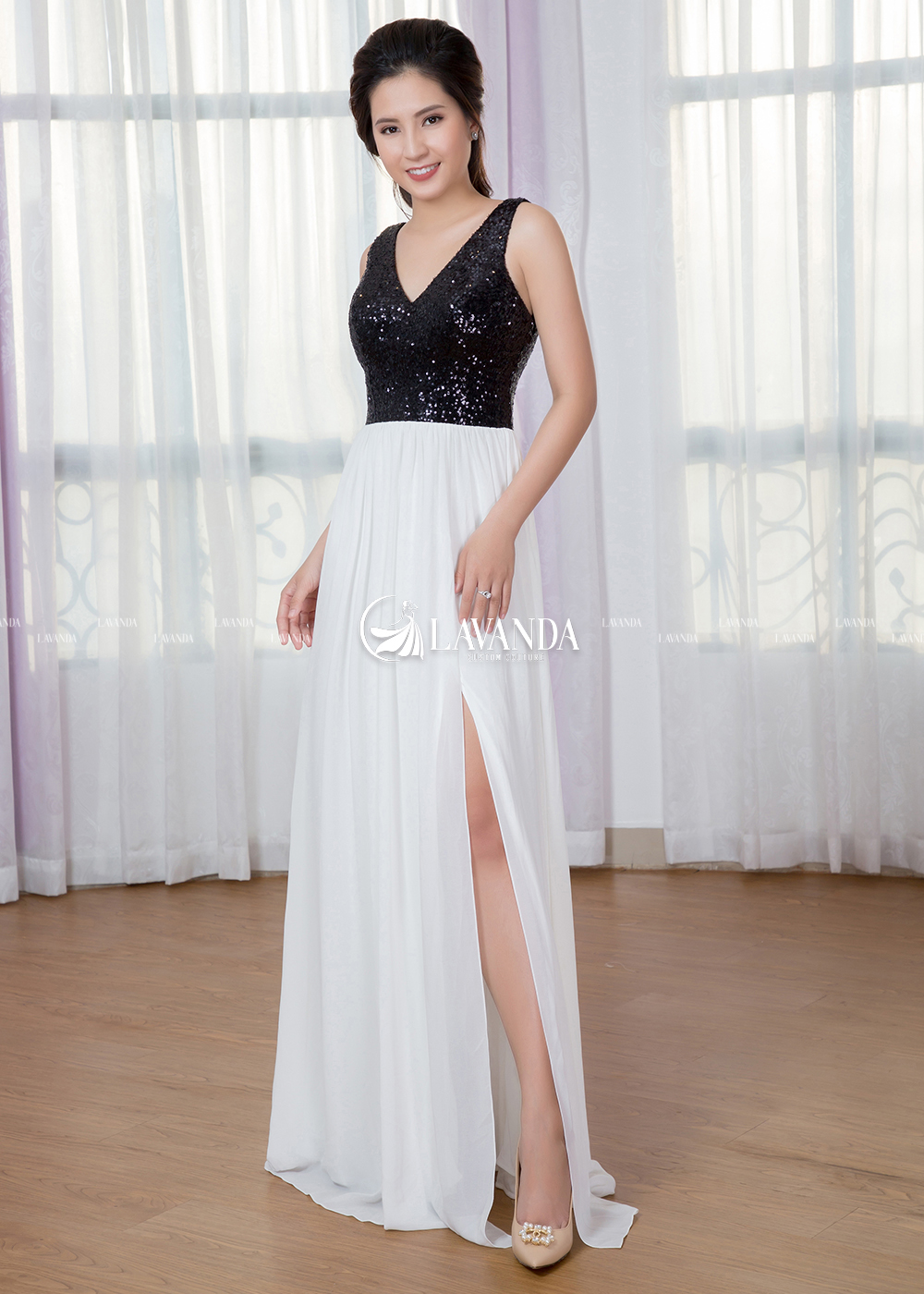 V-NECK DRESS WITH BLACK SEQUIN BODICE