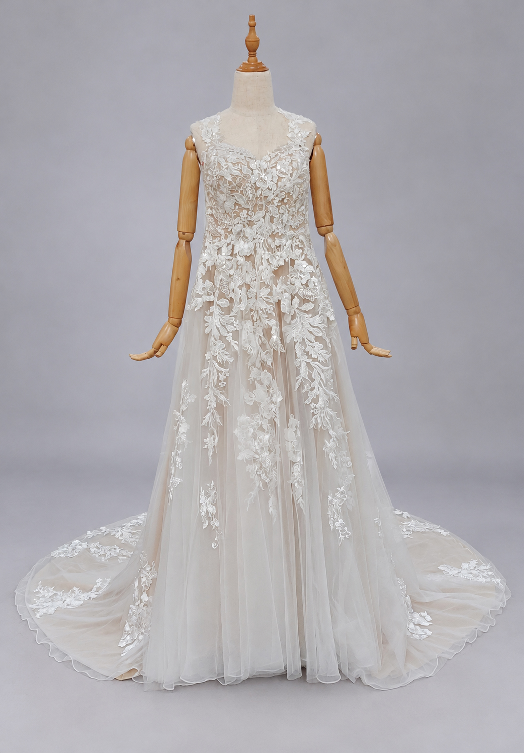 Sweetheart Neckline Beading Lace Wedding Dress